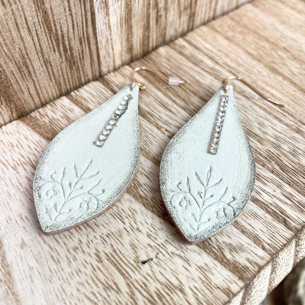 New Cream Western Rhinestone Dangle Earrings